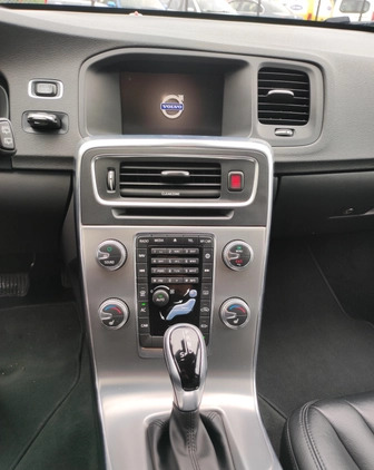 Volvo V60 Cross Country cena 69900 przebieg: 191000, rok produkcji 2017 z Płock małe 254